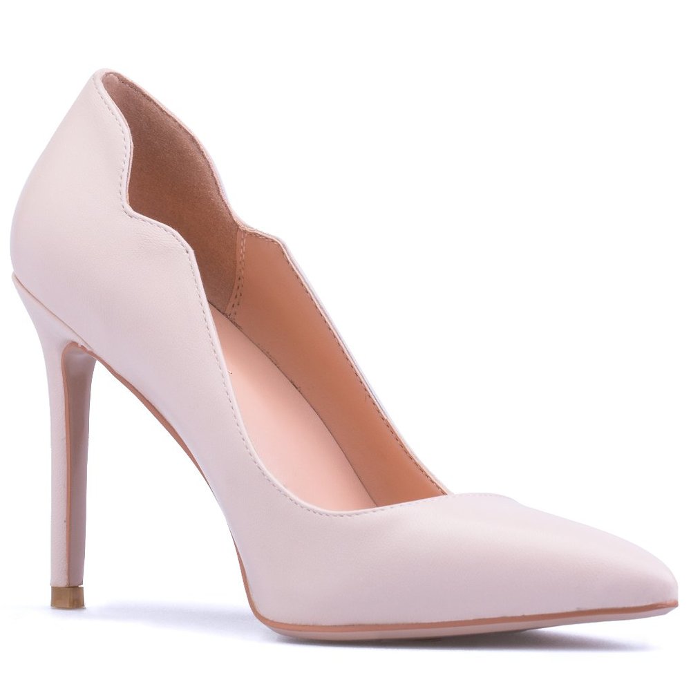 Petit Cadeau Lavinia - Sexy Slip on Pumps with 4" Heels. Cream Leather. NEW!